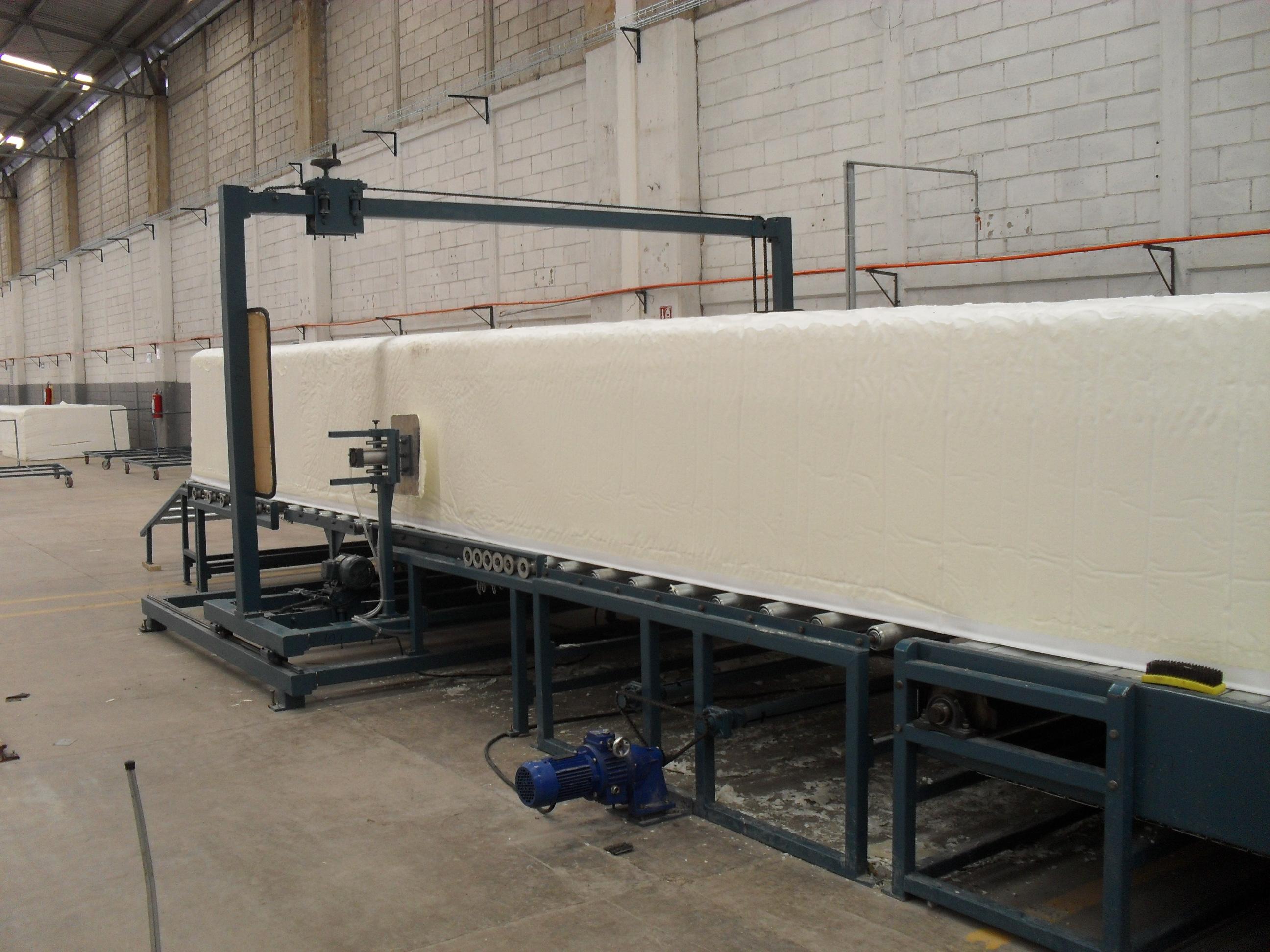 2020 رائجة البيع CNC الإسفنج خط الإنتاج المستمر التلقائي آلة الرغوة الأفقية لصنع المراتب