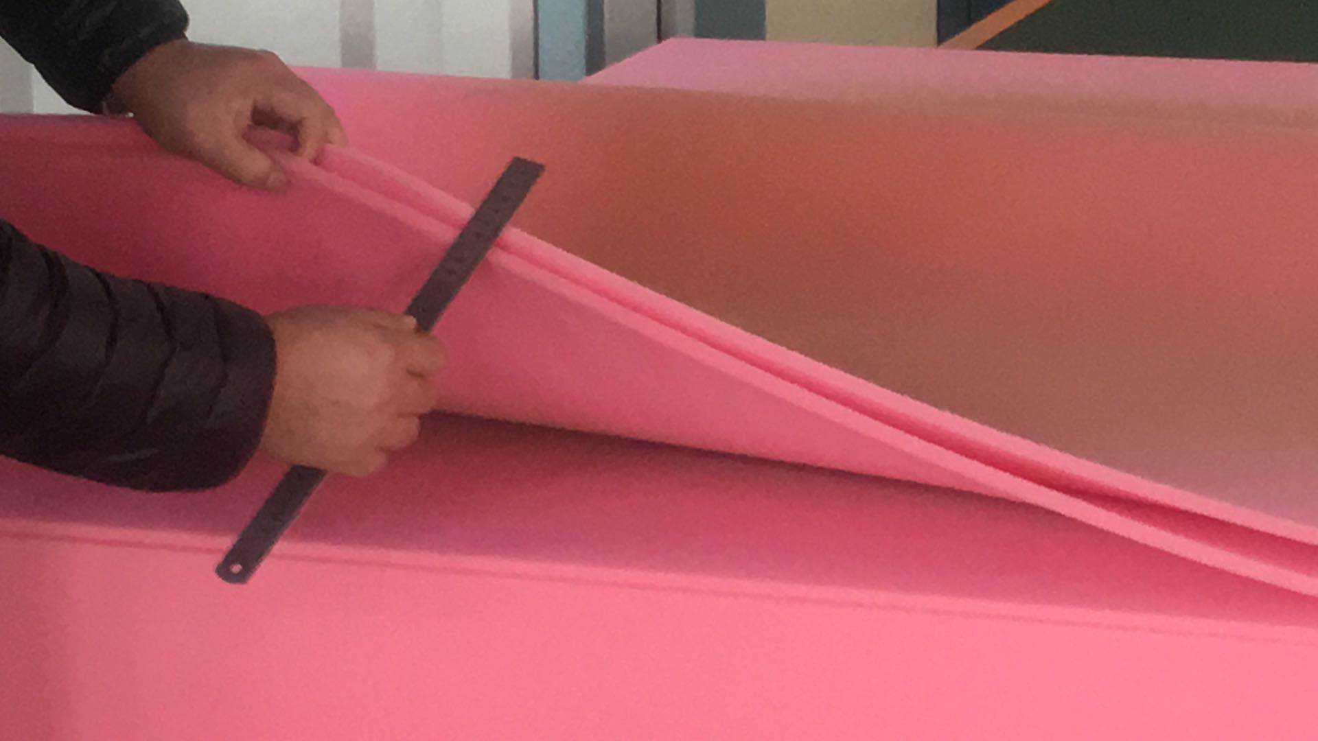 وظيفة مزدوجة لآلة قطع البلاستيك الأفقية العمودية عالية الدقة