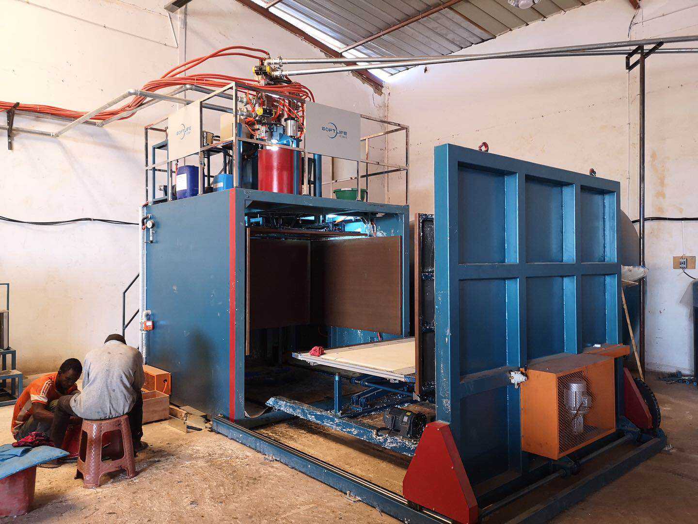 آلة تصنيع بلوك رغوة البولي يوريثان آلة صنع رغوة البولي يوريثان لخط إنتاج الإسفنج