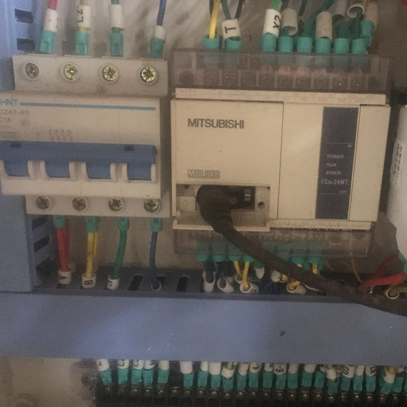 CNC HOTMELT GLUE آلة لصق المراتب البخاخ