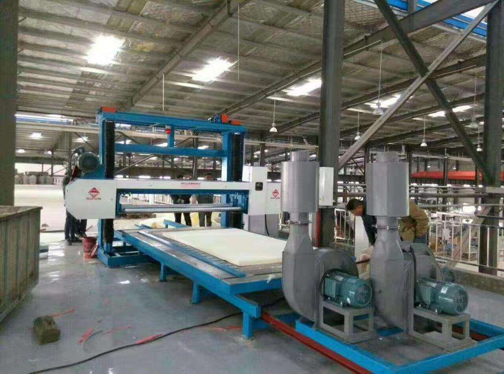 أفضل المنتجات مبيعا ماكينة لصق المراتب CNC